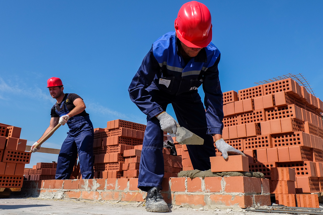 Эксперты назвали самые востребованные строительные вакансии